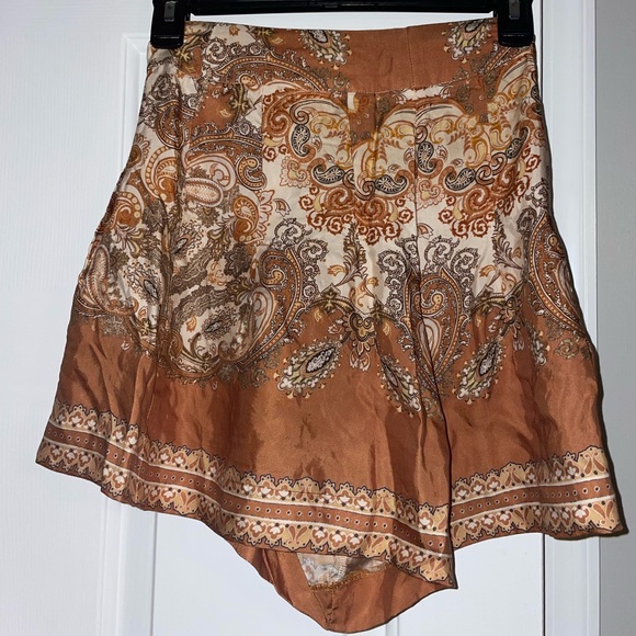 H&M silk shorts - Picture 2 of 2